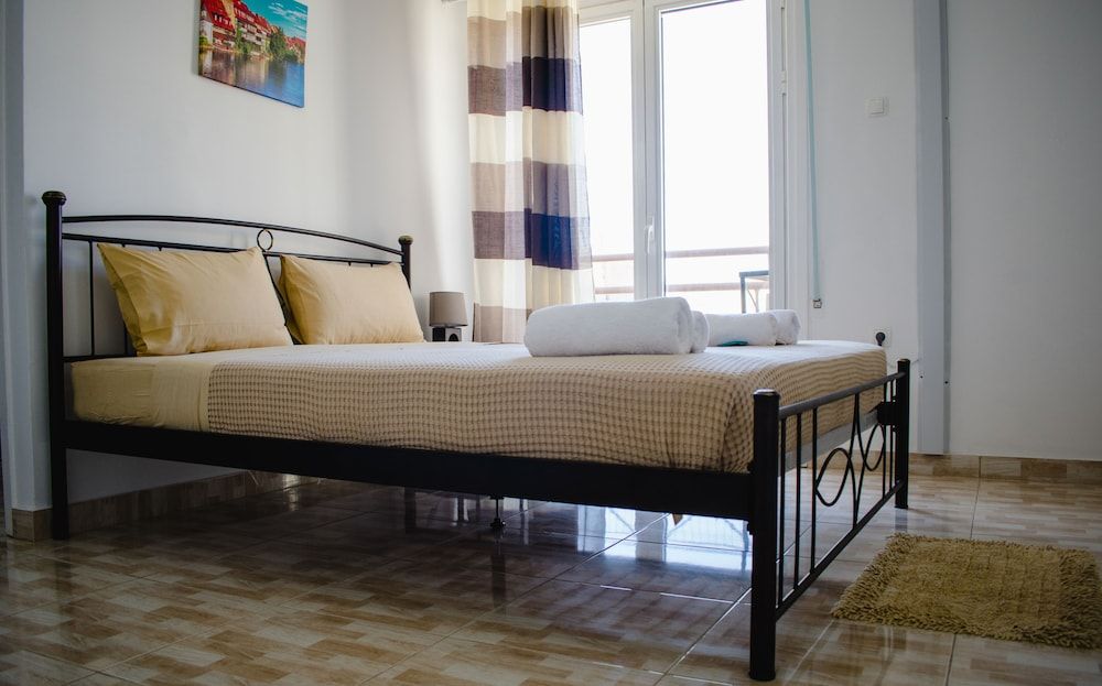 Triple Room (With Bathroom)
