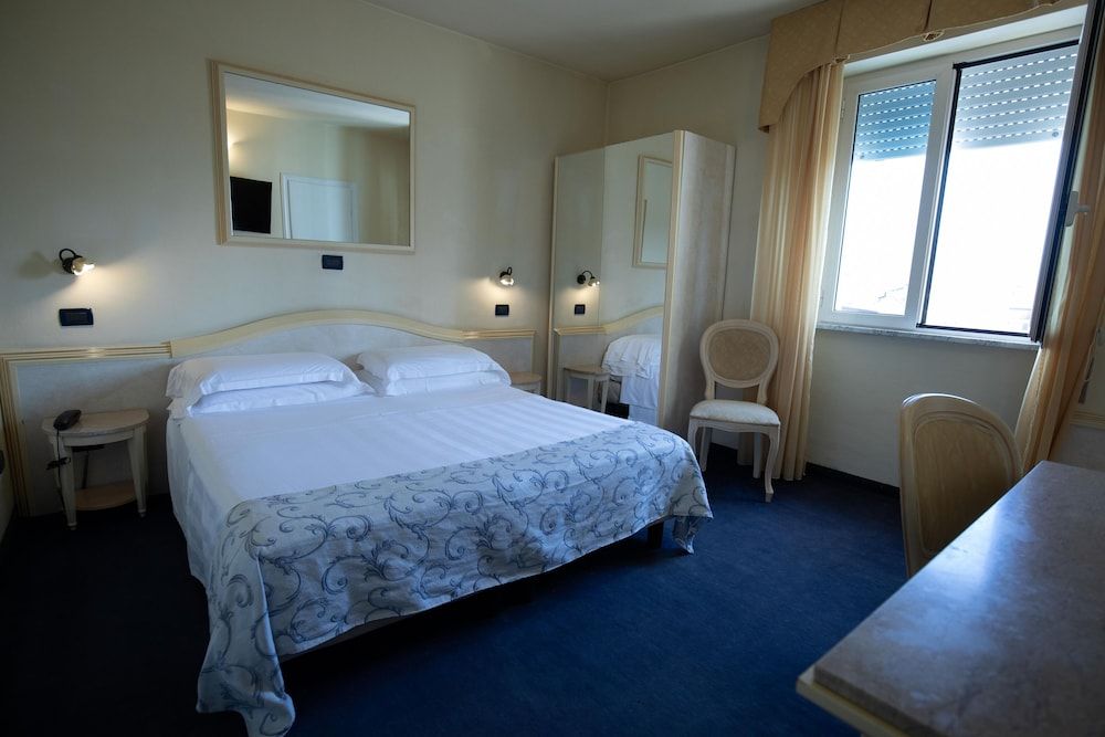 Hotel London Standard Double or Twin Room
