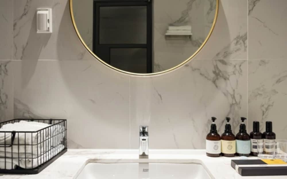 Hound Hotel Changwon - Jinhae Yongwon Royal Suite (Twin) 8