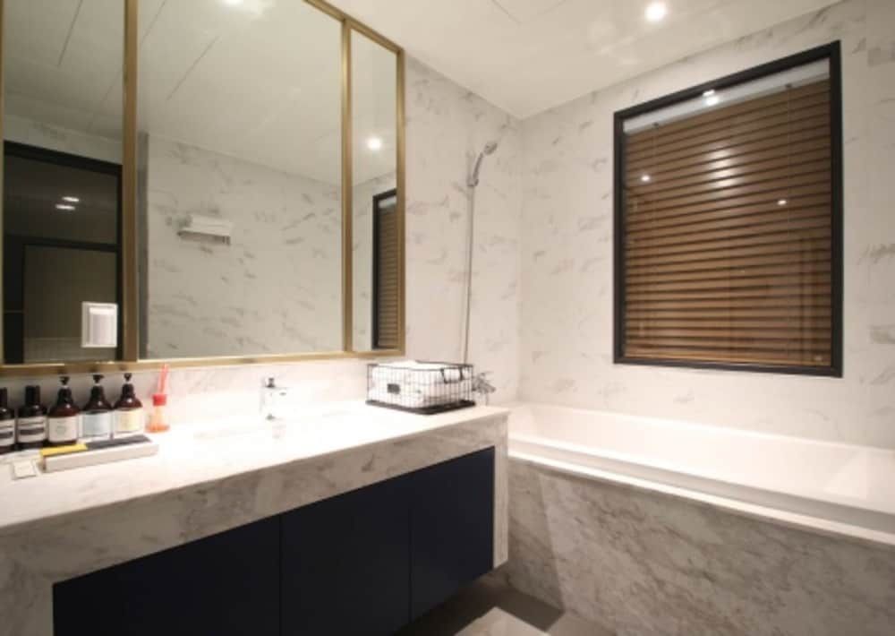 Hound Hotel Changwon - Jinhae Yongwon Royal Suite (Twin) 7