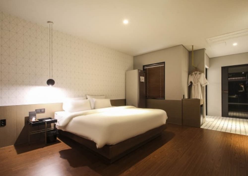 Hound Hotel Changwon - Jinhae Yongwon Royal Suite 11