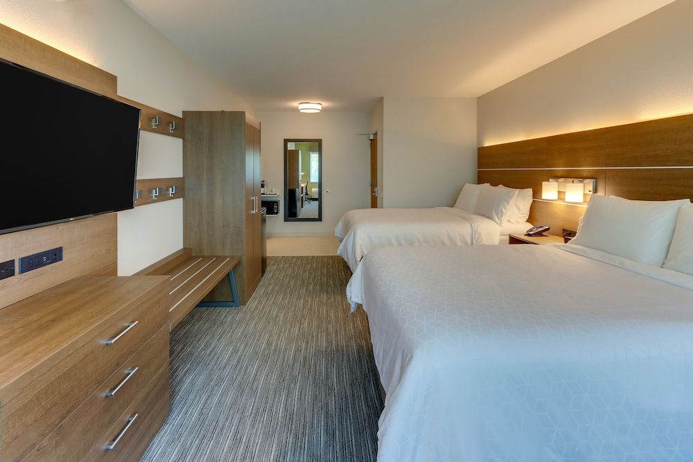 Suite, 2 Queen Beds, Accessible (Communications Accessible )