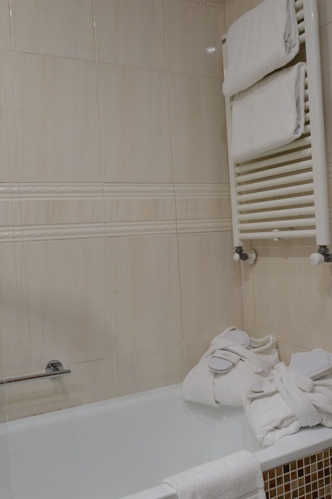 Hotel The Brand Standard Double or Twin Room 8