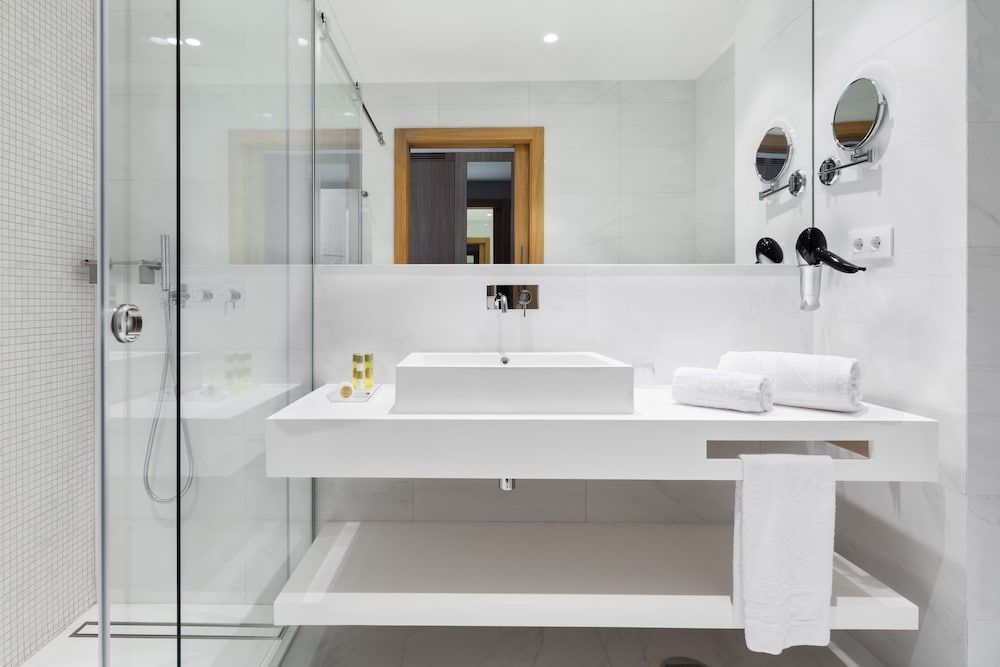 Eurostars Matosinhos Basic Double Room 6