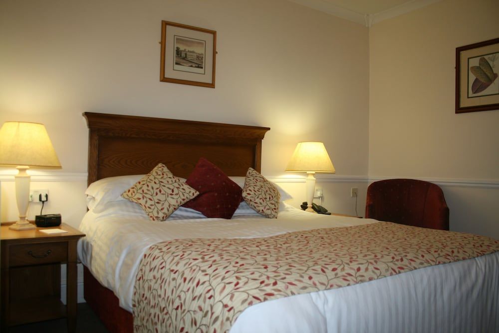 Queens Head Inn Double Room (1 King Bed) 2