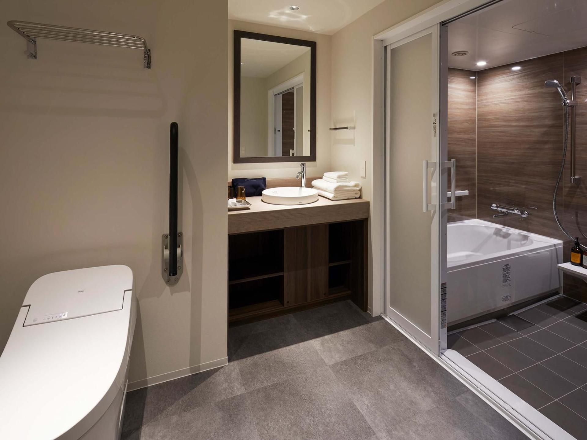 Universal Twin Room