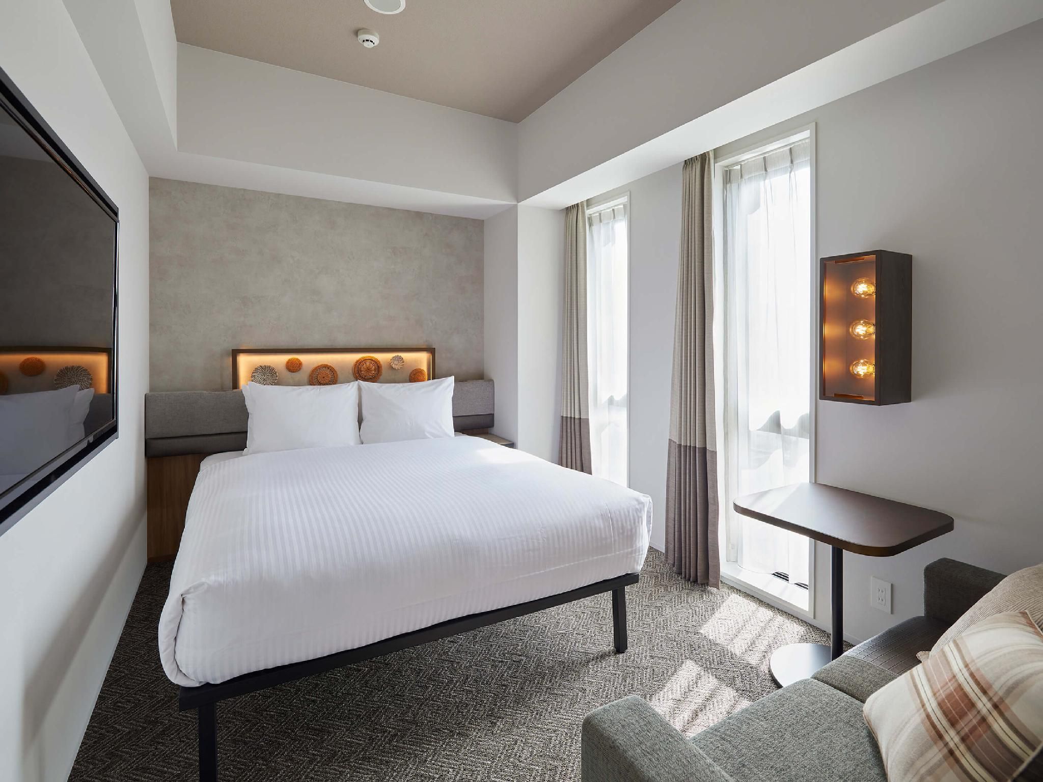 Corner Double Room
