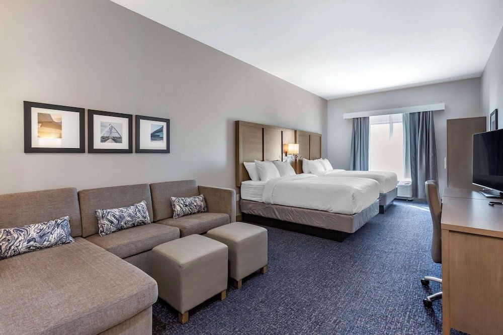 Suite, Multiple Beds, Accessible, Non Smoking (Efficiency, Upgrade, Roll Shwr)
