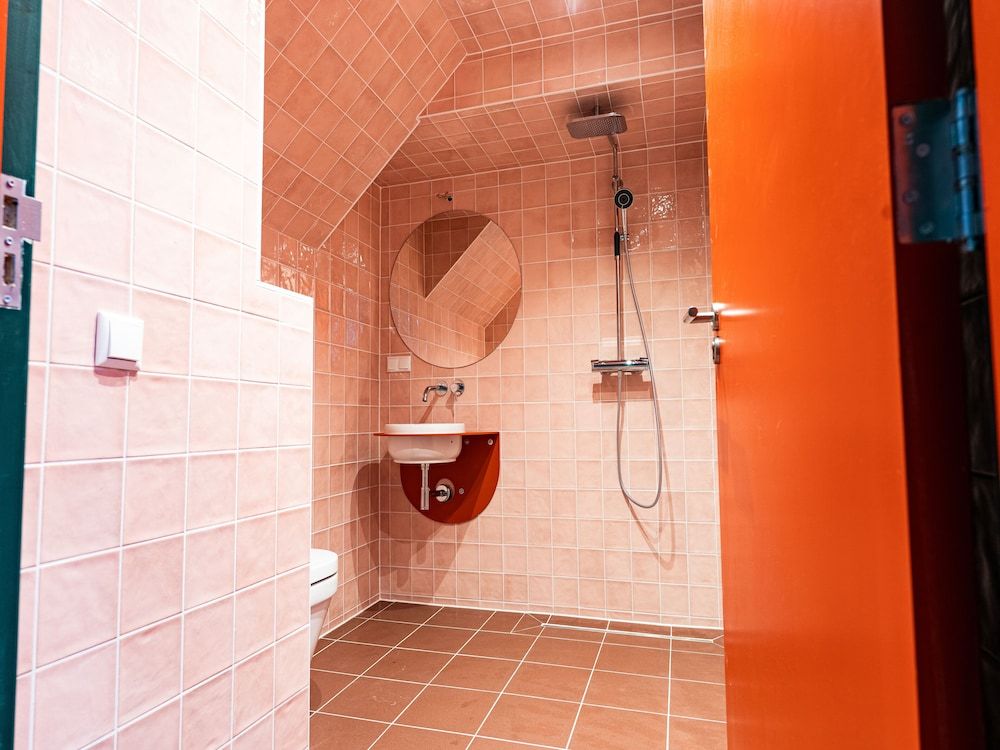 Hotel Not Hotel Rotterdam Party Room (shared bathroom) 8