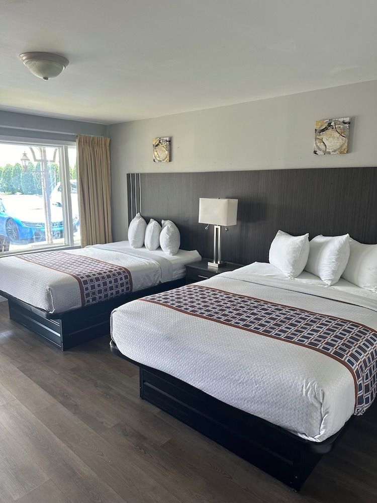 Deluxe Room, 2 Queen Beds, Non Smoking