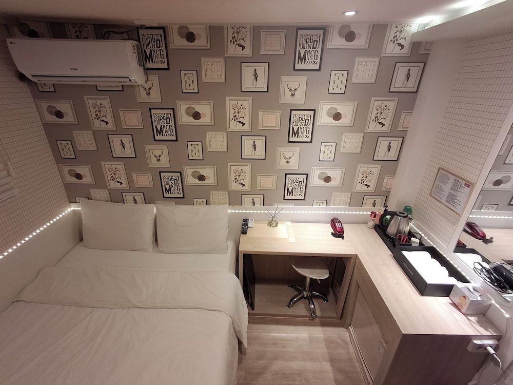 Shine Hotel Standard Room 11