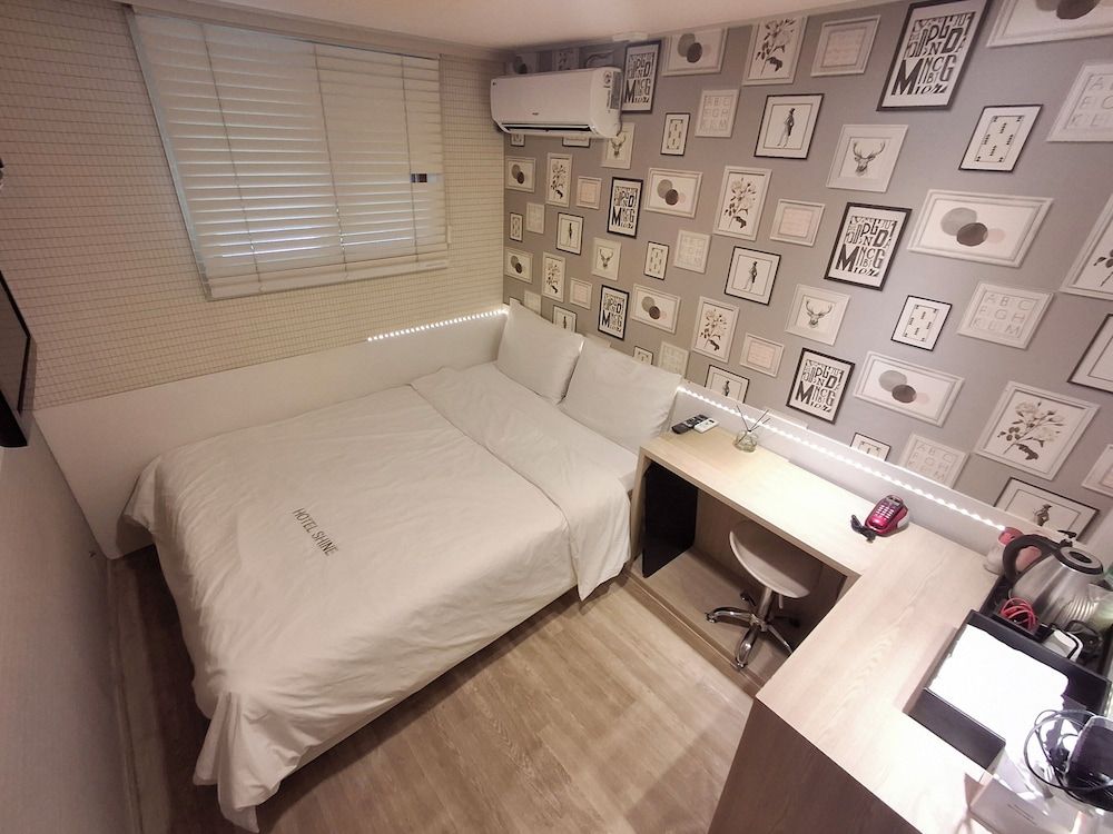 Shine Hotel Standard Room 4