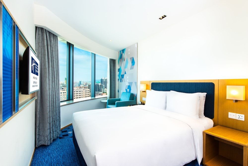 Standard Room, 1 Queen Bed