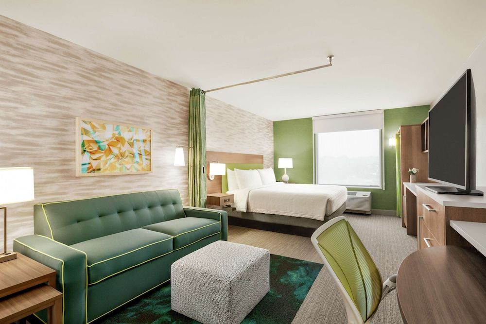 Studio, 1 King Bed, Accessible, Bathtub