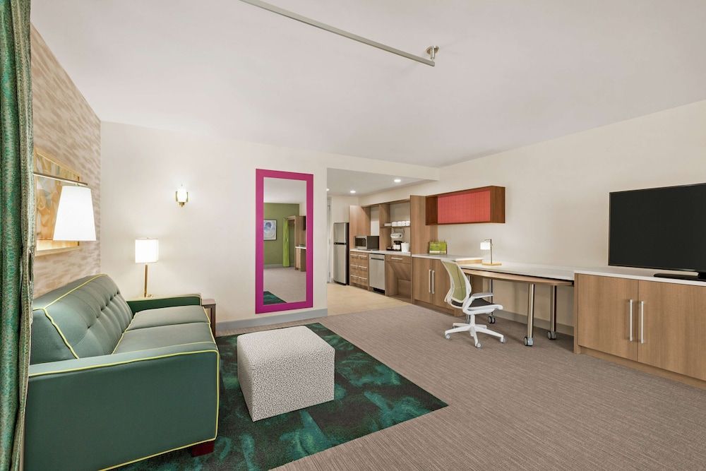Studio, 1 King Bed, Accessible (Hearing)