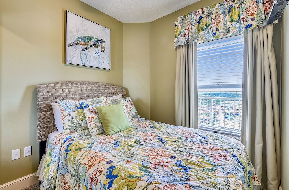 Condo, 2 Bedrooms (1303 - T2)