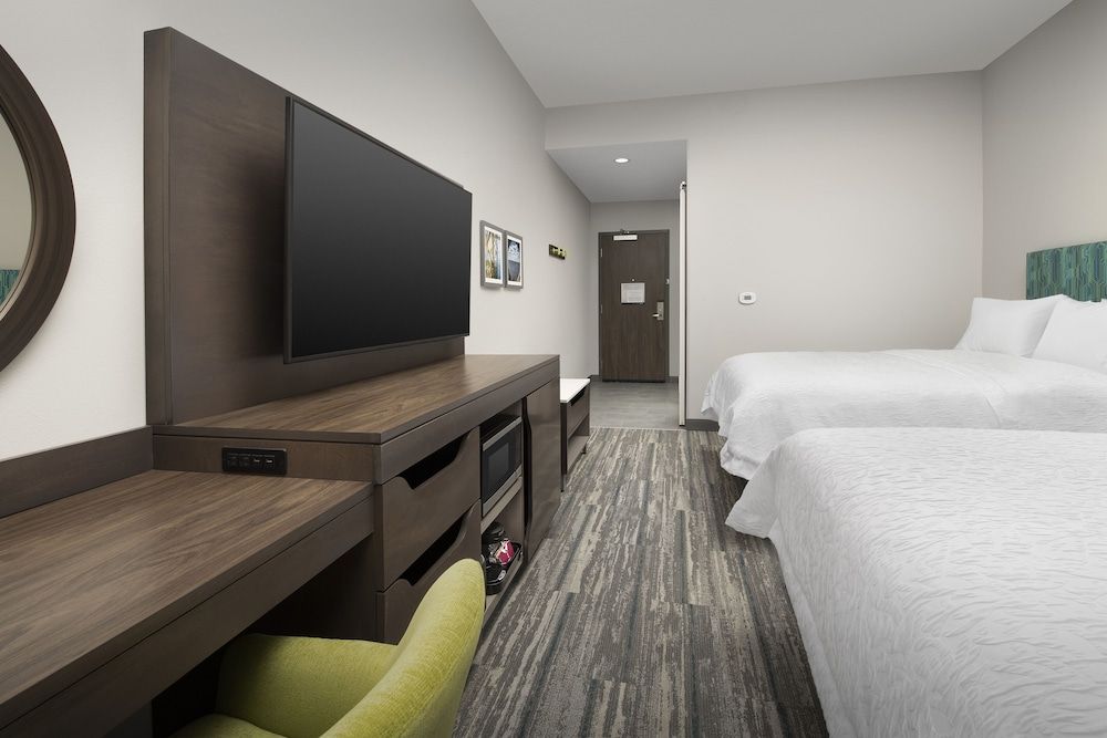 Room, 2 Queen Beds, Refrigerator & Microwave