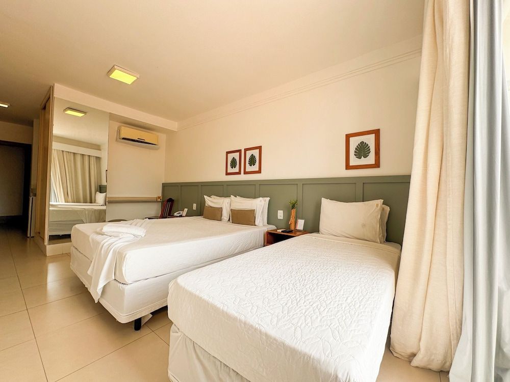 Deluxe Triple Room, Multiple Beds, Ensuite, Canal View
