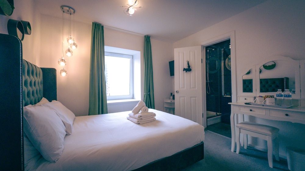 OYO Newquay Beach Hotel Double Room (Compact) 2