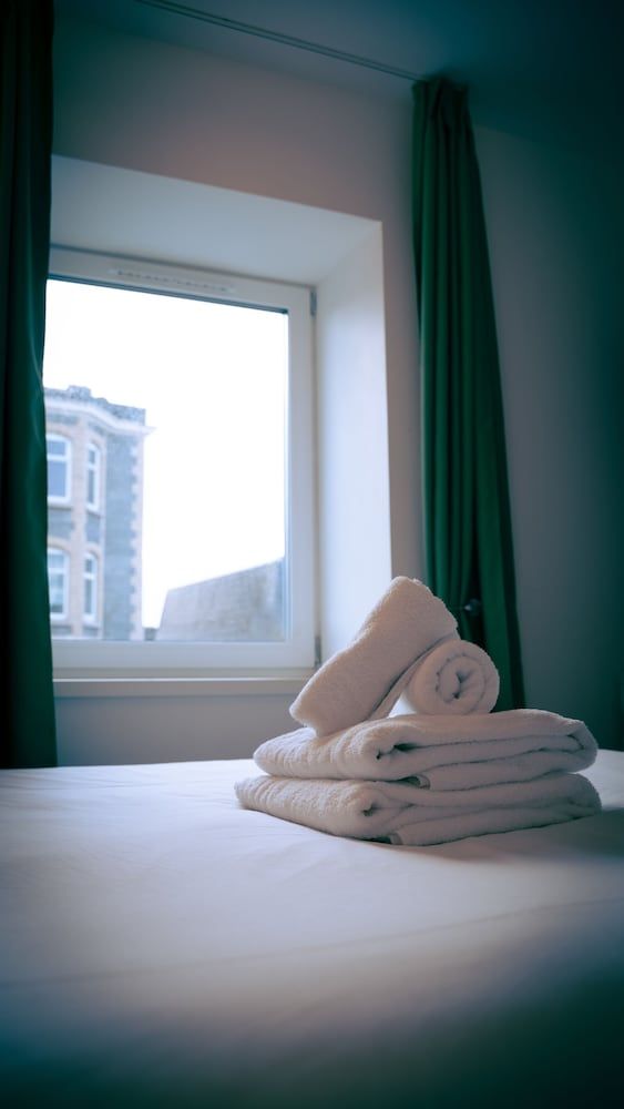 OYO Newquay Beach Hotel Double Room (Compact) 3