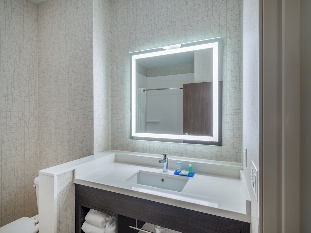 Suite, 2 Queen Beds, Accessible (Communications)