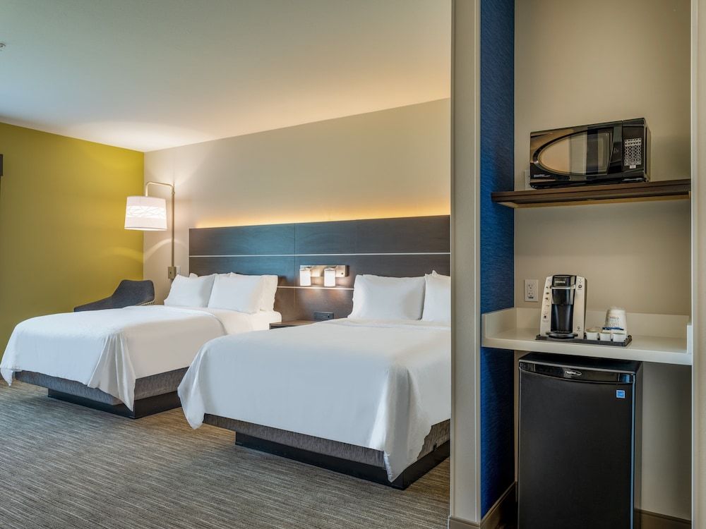 Standard Room, 2 Queen Beds (Extra Floor Space)