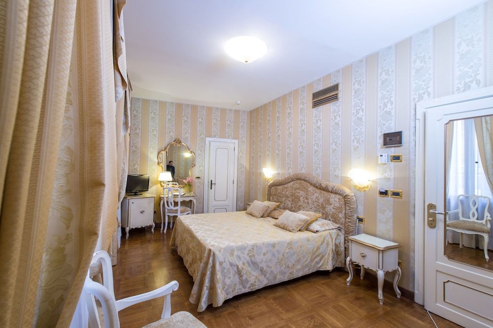 undefined Hotel San Zaccaria 3