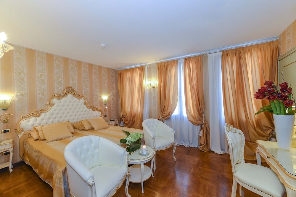 undefined Hotel San Zaccaria 2