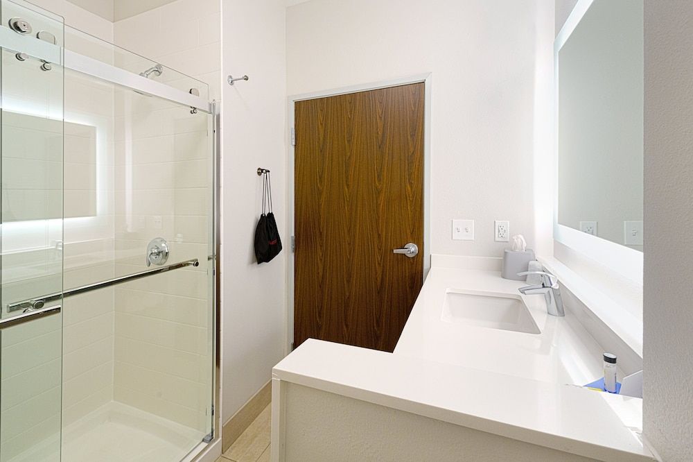 Suite, 1 King Bed with Sofa bed, Accessible (Mobility)