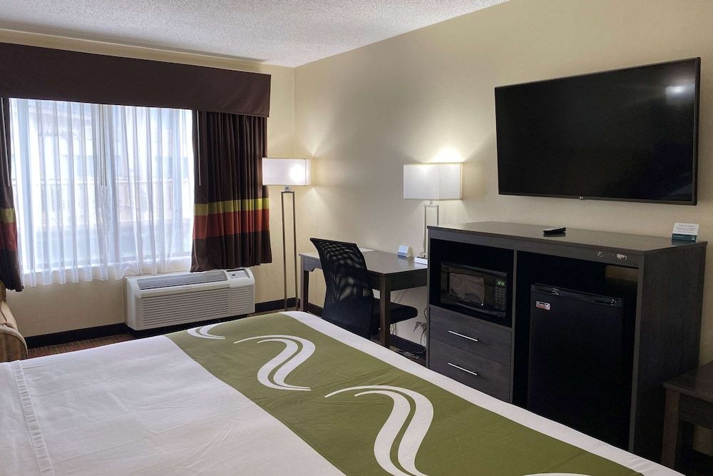Room, 1 King Bed, Non Smoking