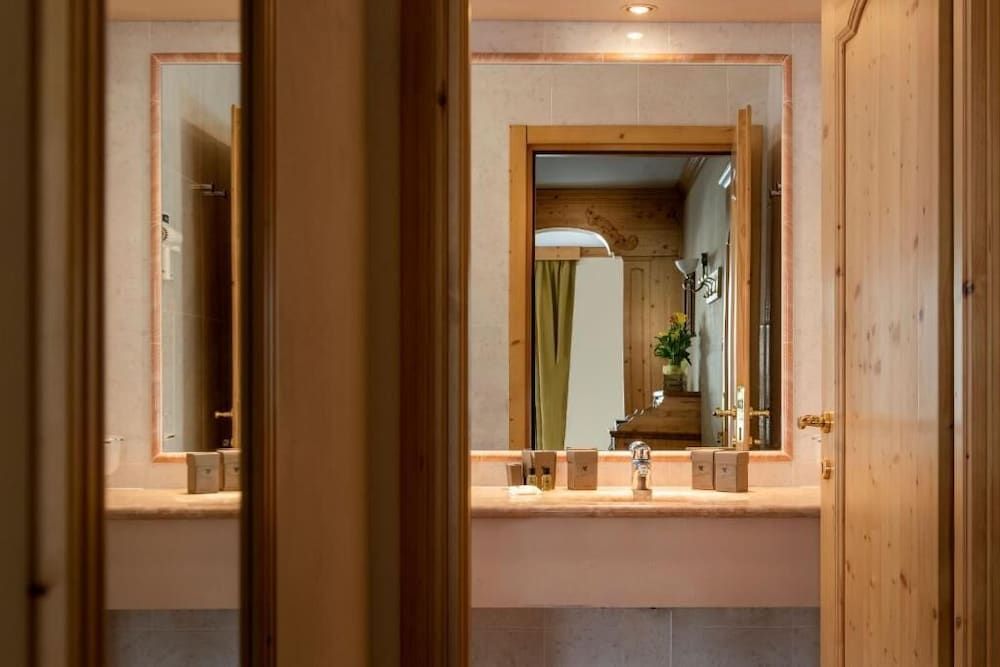 Cristallo Hotel Residence Junior Suite 8