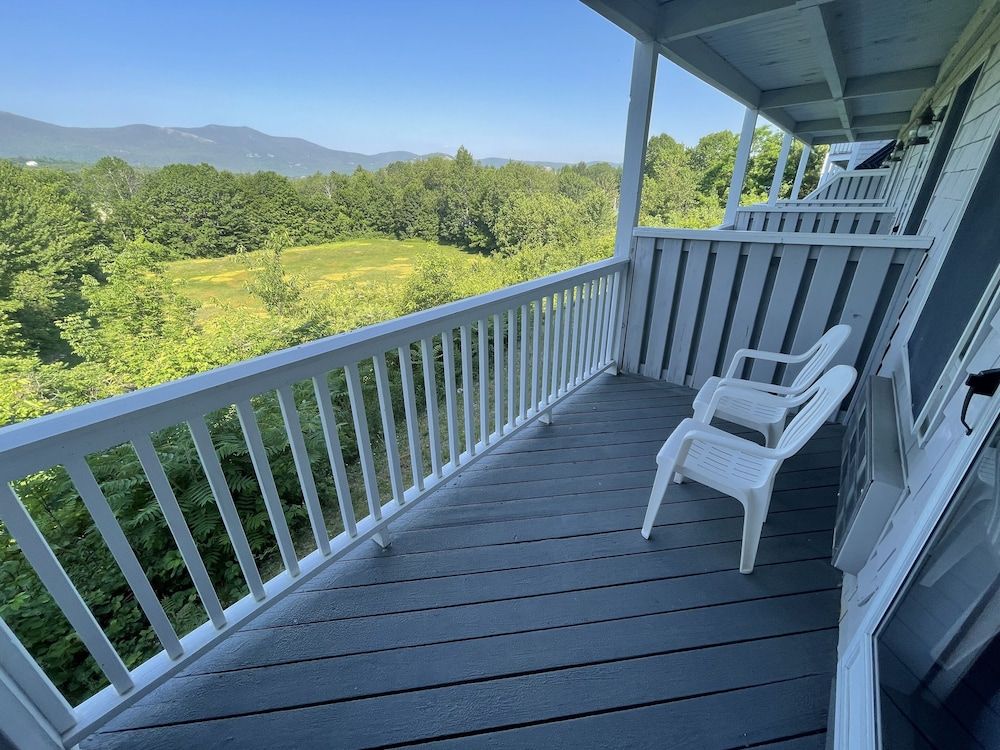 North Conway Mountain Inn Room, 2 Double Beds 2