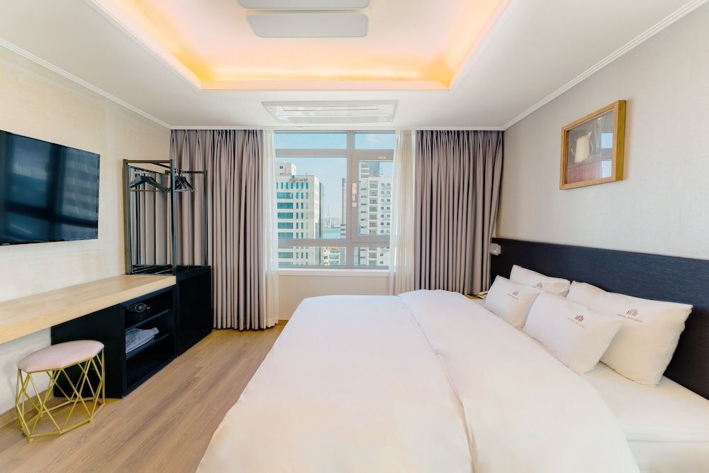 Central Park Hotel Busan Standard Double Room 3