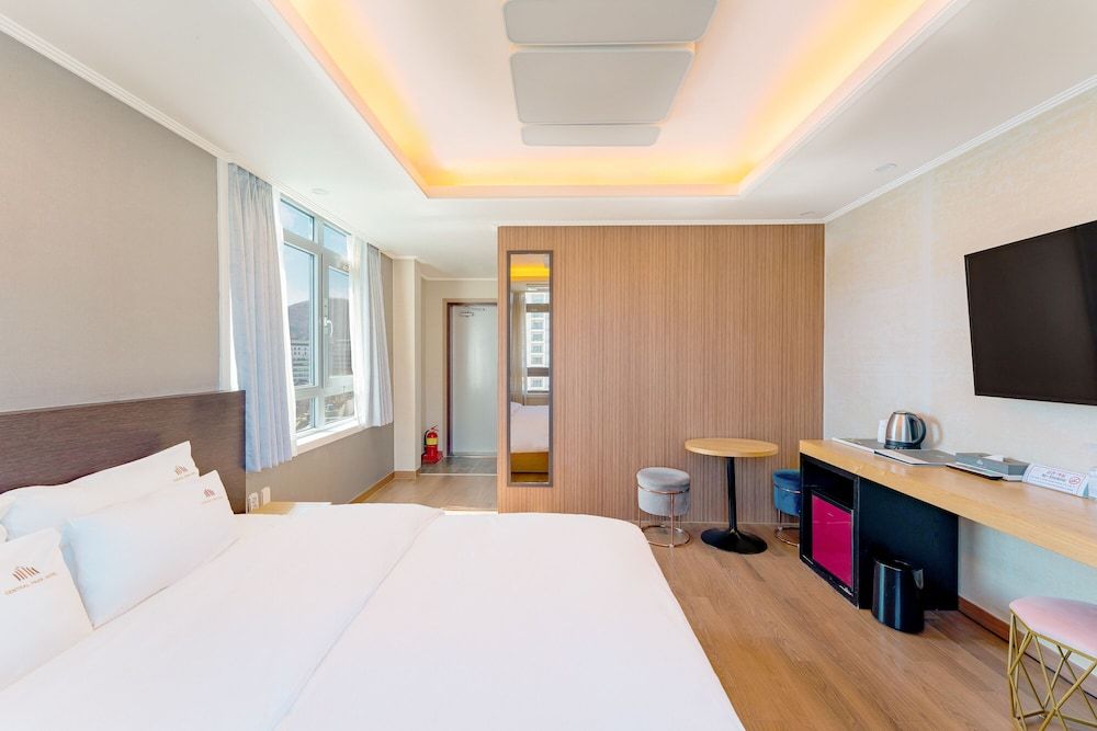 Central Park Hotel Busan Standard Double Room 4