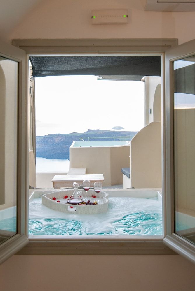 Caldera Cliff Illusion Cave Suite, Caldera View, Outdoor Hot Tub 9