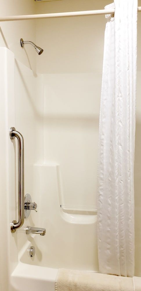 Lodging on the Square Standard Room, 2 Queen Beds, Non Smoking (Pet friendly) 13