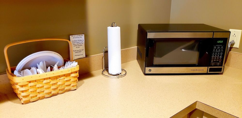 Lodging on the Square Deluxe Room, 1 King Bed, Non Smoking, Jetted Tub 21