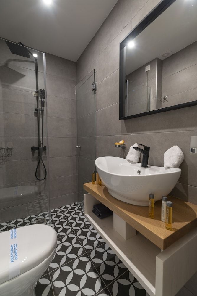 Athens Market Portrait Market Twin Room with Balcony 5