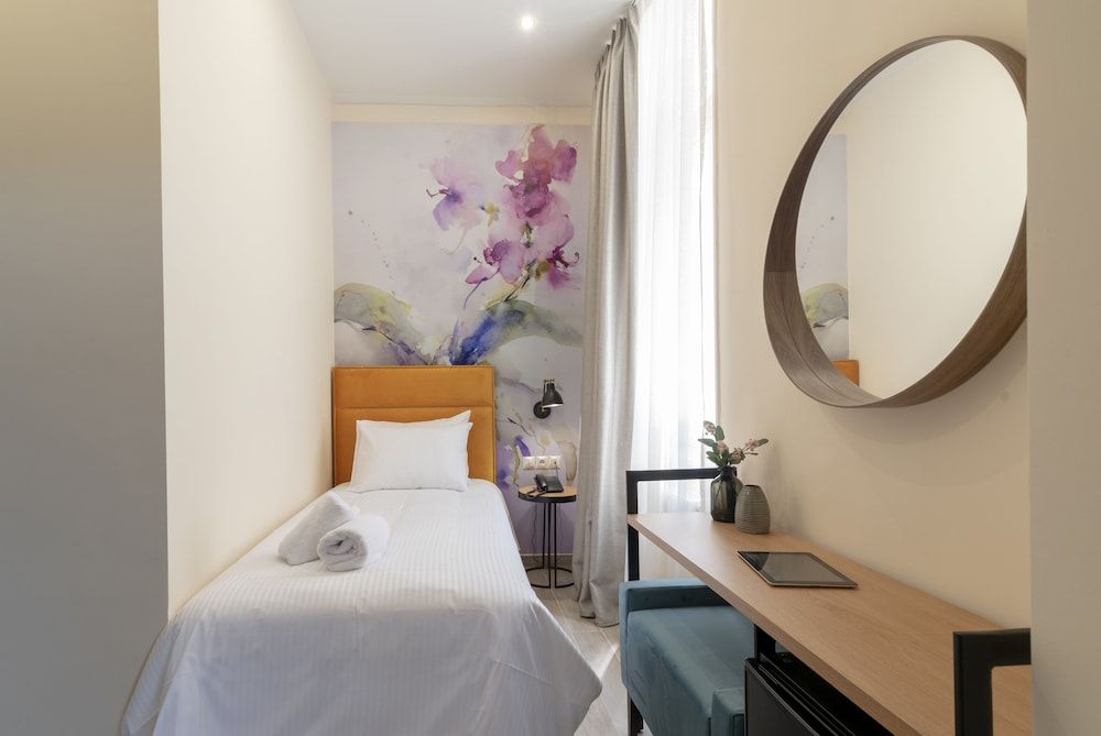 Athens Market Portrait Market Twin Room with Balcony 3