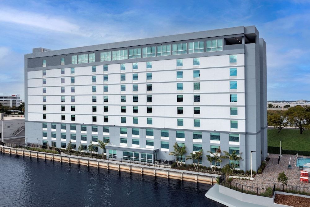 undefined TRU by Hilton Miami Airport South Blue Lagoon, FL 9