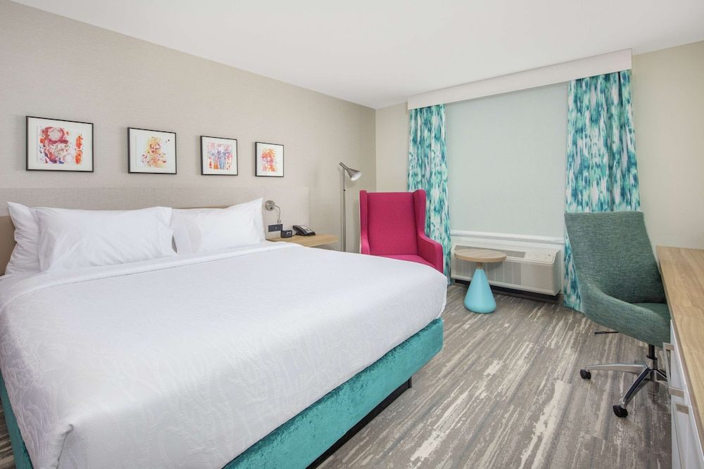 Room, 1 King Bed, Accessible (Hearing)