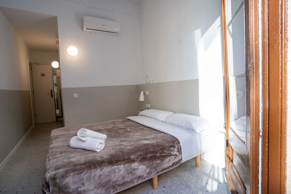 undefined Hostal Hera 7