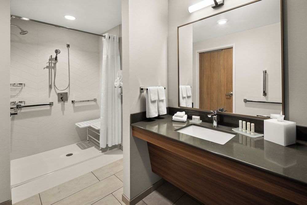 Room, 2 Queen Beds (Mobility Accessible, Roll-In Shower)