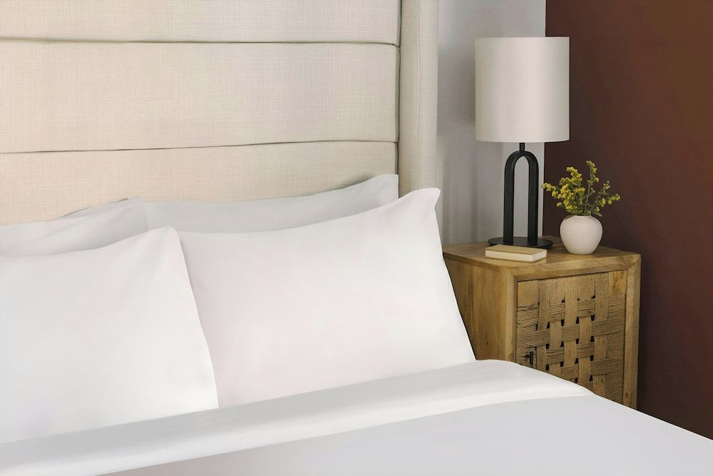 Studio, 1 Queen Bed, Balcony