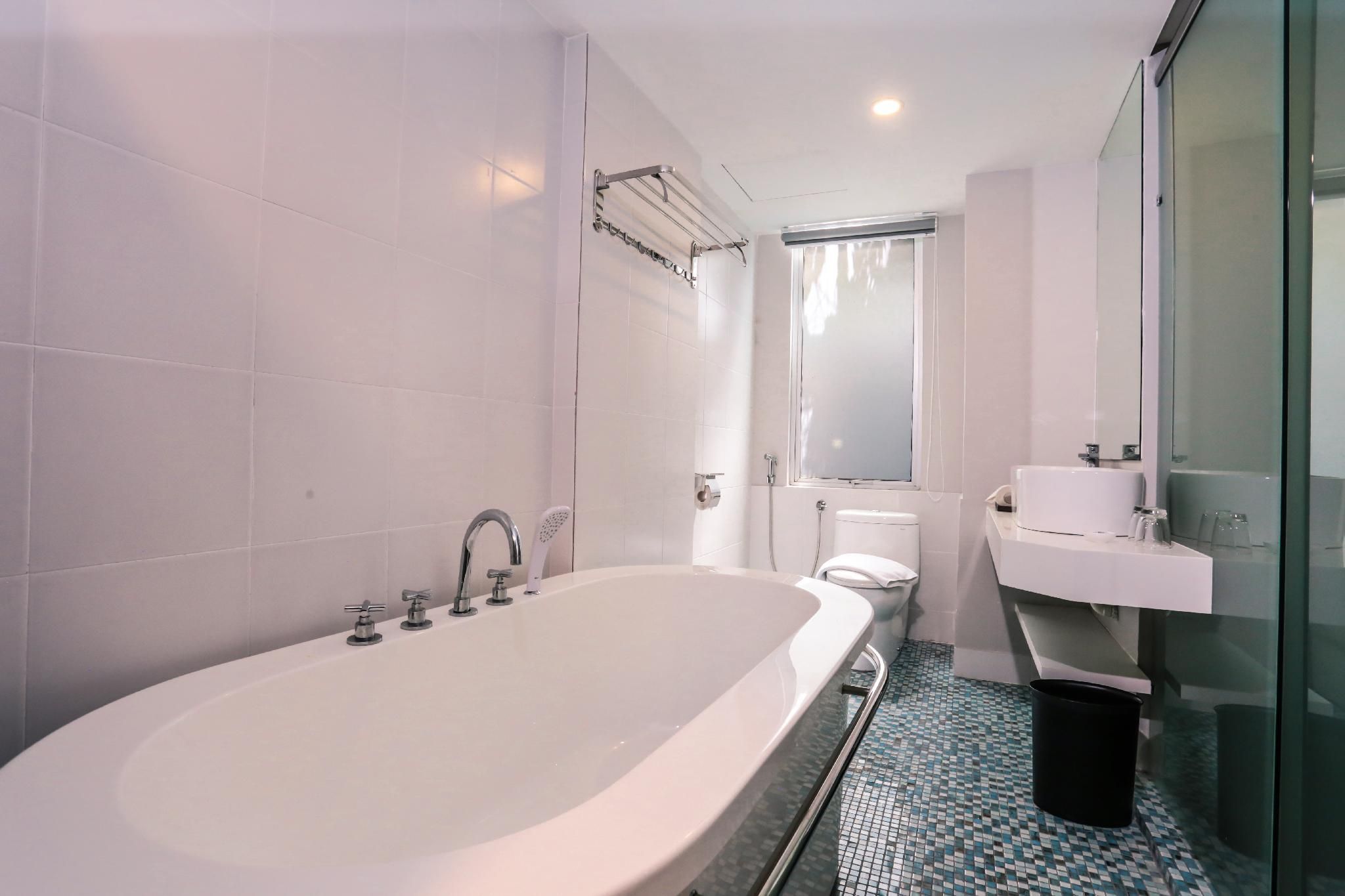 undefined Days Hotel and Suites Fraser Business Park KL 7