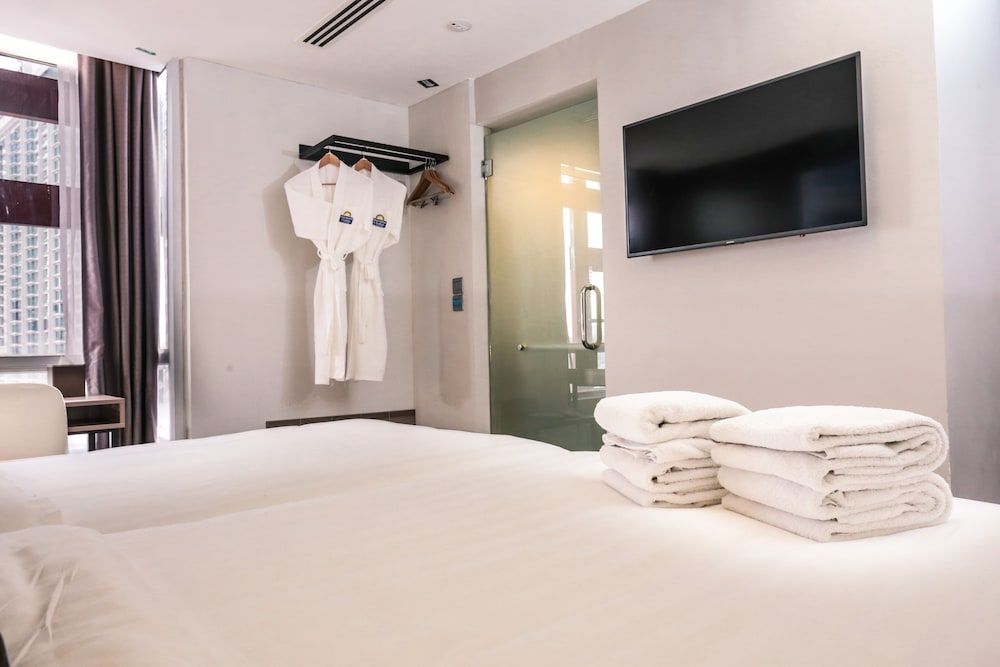 Days Hotel and Suites Fraser Business Park KL Superior Room, 2 Twin Beds, Non Smoking 2
