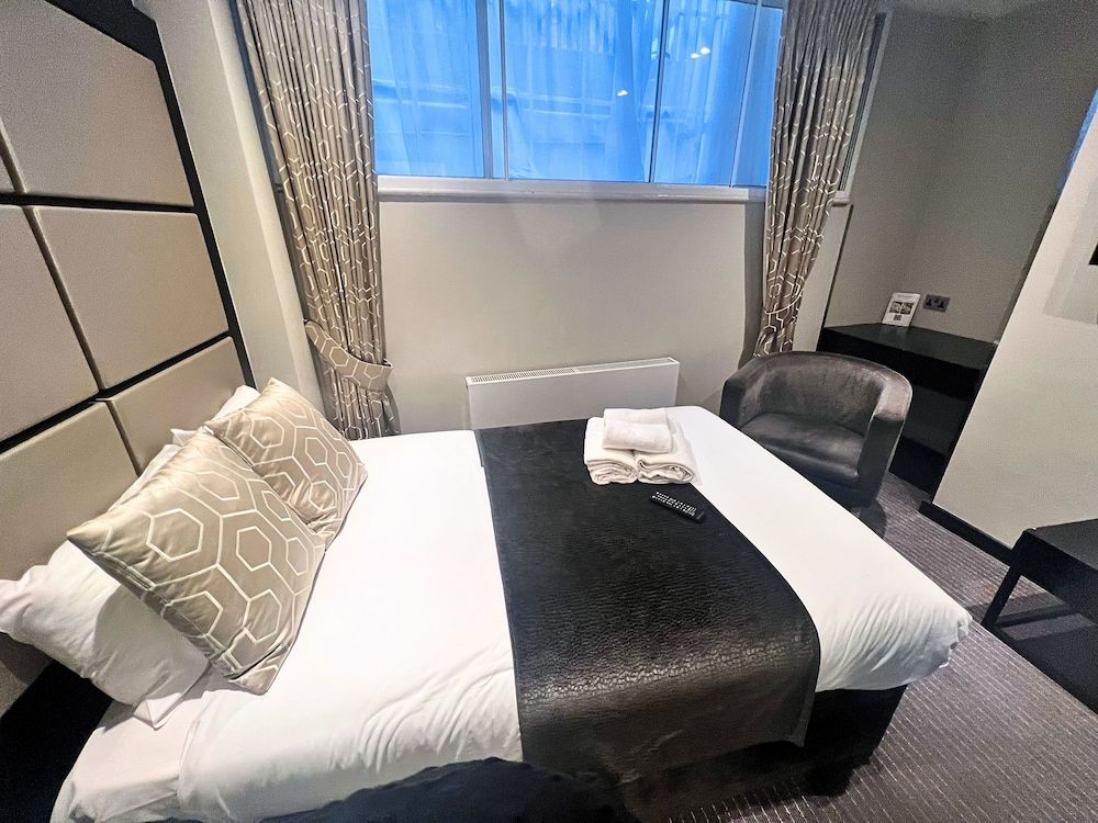 undefined Great St Helen Hotel 3