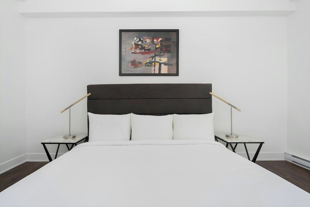 undefined Sonder by Marriott Bonvoy Gare Saint Denis Apartments Downtown 9