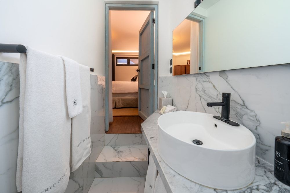 Orchid House Polanco Standard Room, 1 Queen Bed 108