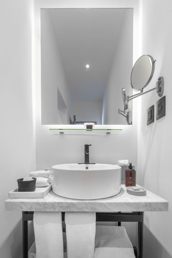 Orchid House Mexico City Deluxe Room, 1 King Bed 28